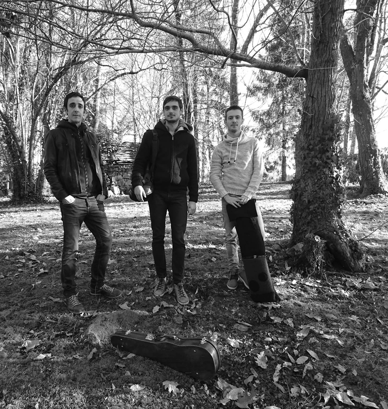 Trio le Plaque